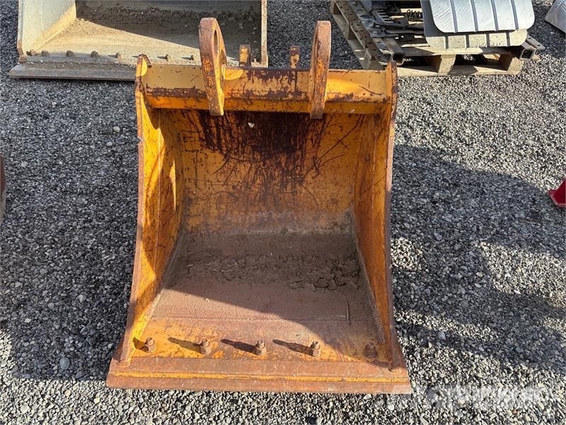 29 in Cleanup Excavator Bucket - Fits Case Kanalak