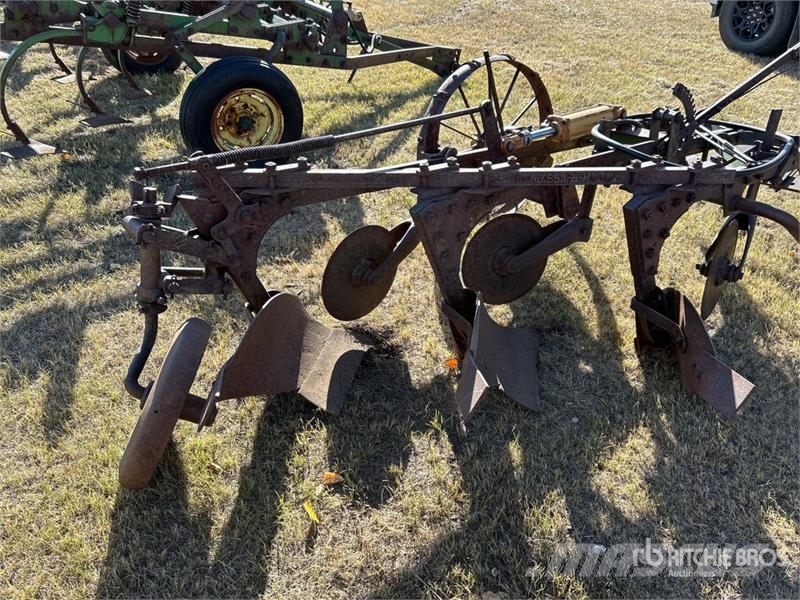 3 Bottom Breaking Plow Ekék