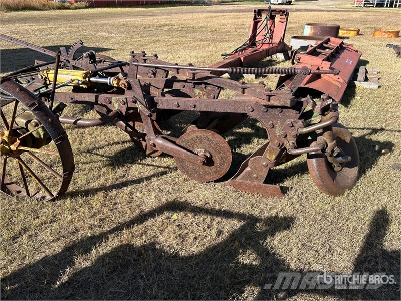3 Bottom Breaking Plow Ekék