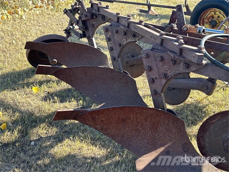 3 Bottom Breaking Plow Ekék