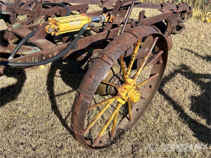 3 Bottom Breaking Plow Ekék