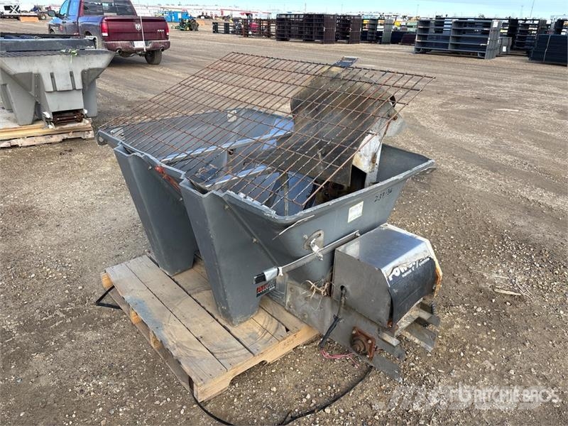 3 ft 7 in x 6 ft Sander - Fits Bobcat 5600 معدات البناء - غير ذلك