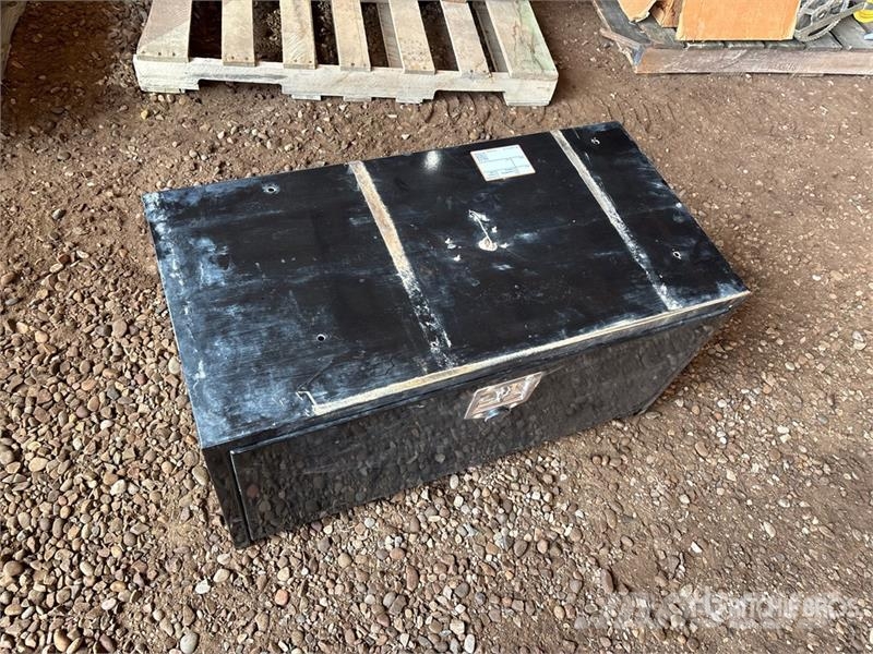  3 ft X 18 in X 18 in Tool Box Gradbeništvo - drugo