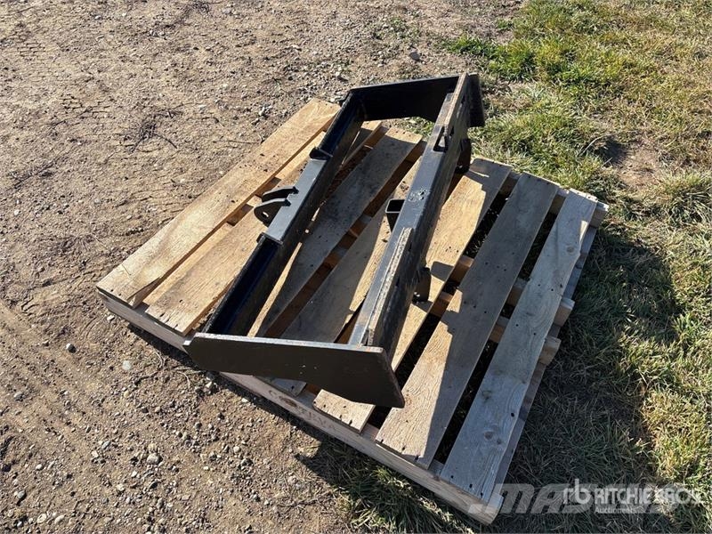  3 Point Hitch SkidSteer Attachment ماكينات زراعية - غير ذلك