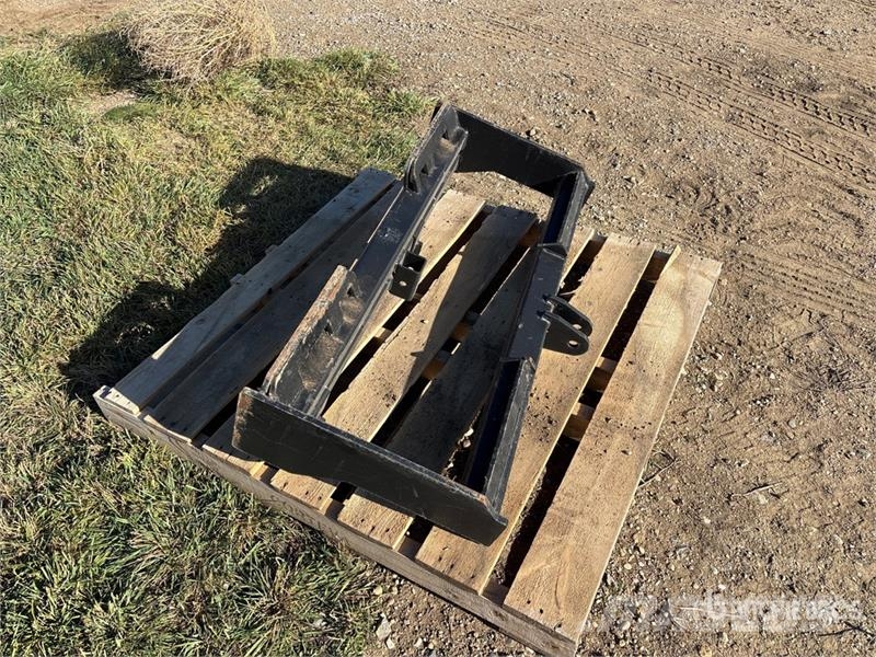  3 Point Hitch SkidSteer Attachment ماكينات زراعية - غير ذلك