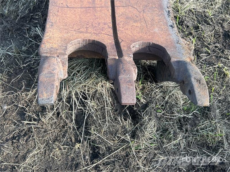 3-Tooth Excavator Ripper Bucket Other components