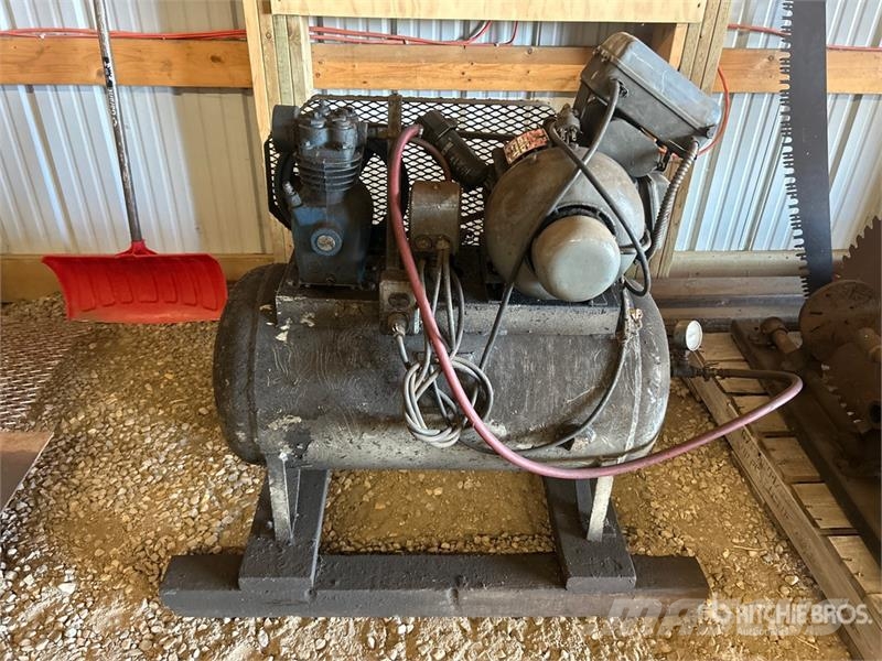  30 gal Air Compressor Compressors