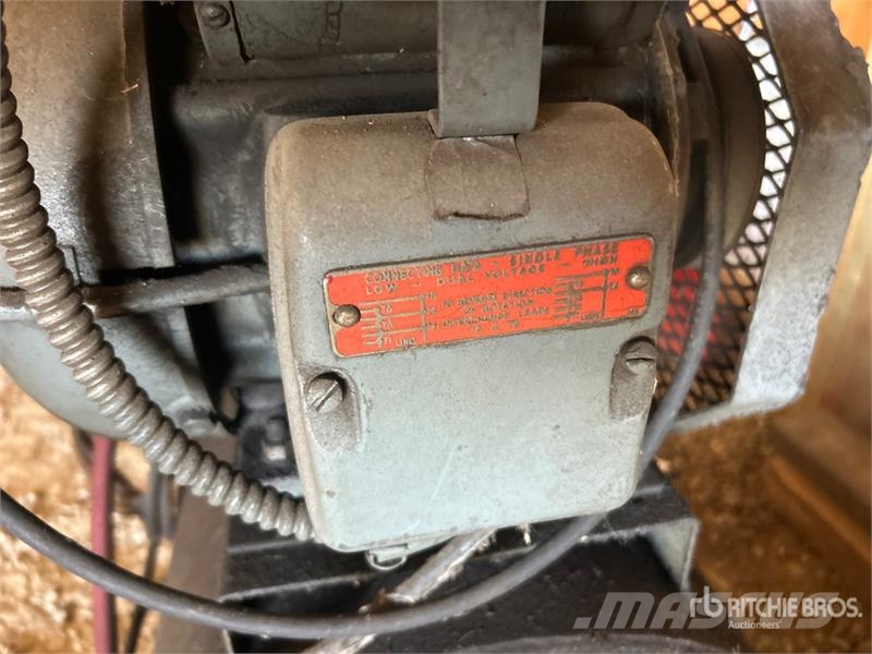  30 gal Air Compressor Compressors