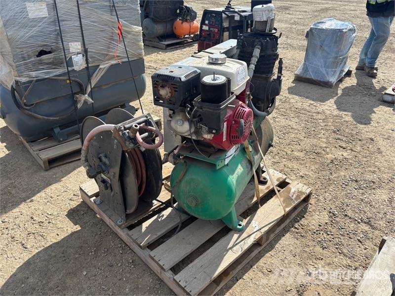 30 gal Speedaire Air Compressor Compressors