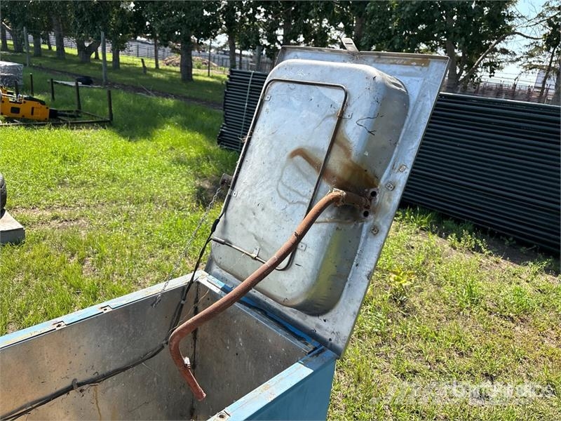 30 in x 21 in Canarm Water Bowl Muu farmitehnika ja tarvikud