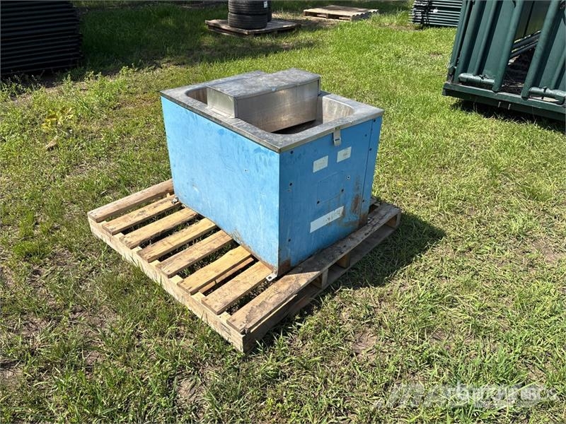 30 in x 21 in Canarm Water Bowl Muu farmitehnika ja tarvikud
