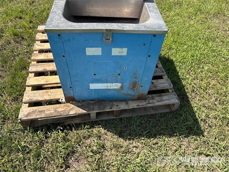 30 in x 21 in Canarm Water Bowl Muu farmitehnika ja tarvikud