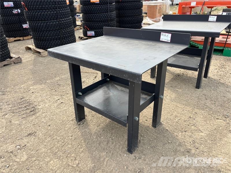  30 in x 40 in Welding Table Lauksaimniecība- Citi