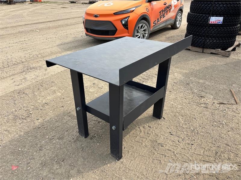  30 in x 40 in Welding Table Lauksaimniecība- Citi