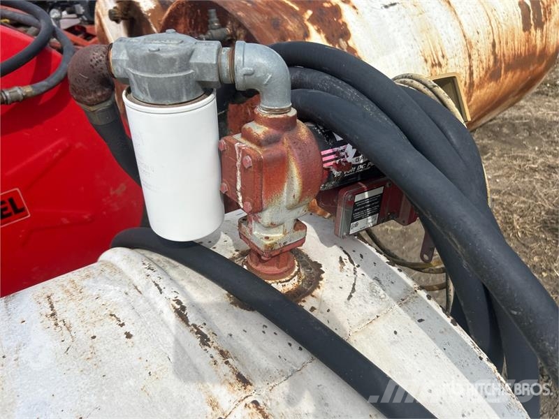300 gal Fuel Tank Nádrže na palivo a aditiva