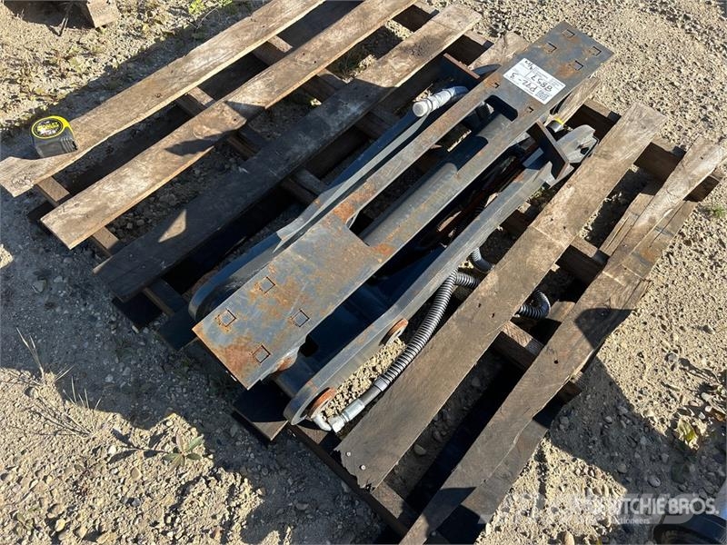 32 in Hydraulic Excavator Thumb - Fits Cat 304/305 دلاء