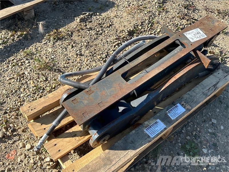  32 in Hydraulic Excavator Thumb - Fits Cat 304/305 دلاء