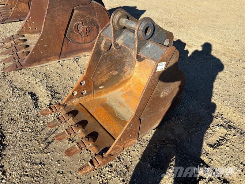 33 in Digging Pin Grab Excavator Bucket - Fits 250 Žlice