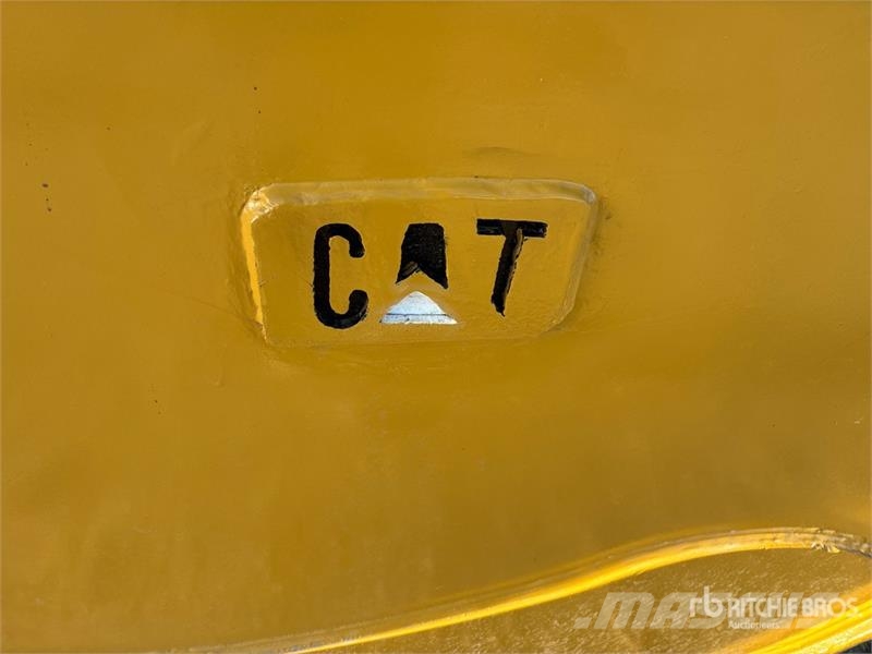  34 in Digging Excavator Bucket - Fits Cat 374 دلاء
