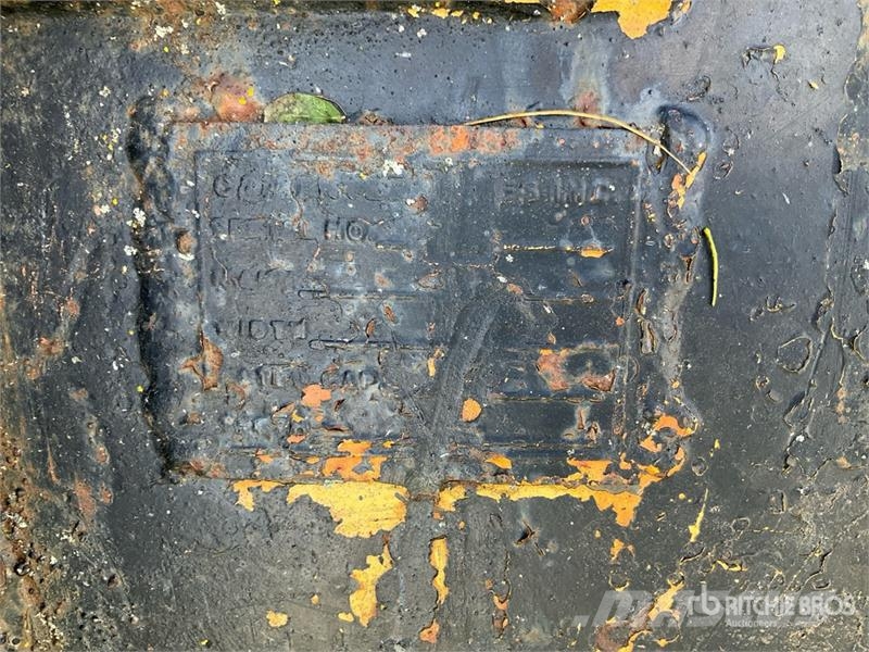 35 in Digging Excavator Bucket - Fits John Deere 1 Godet
