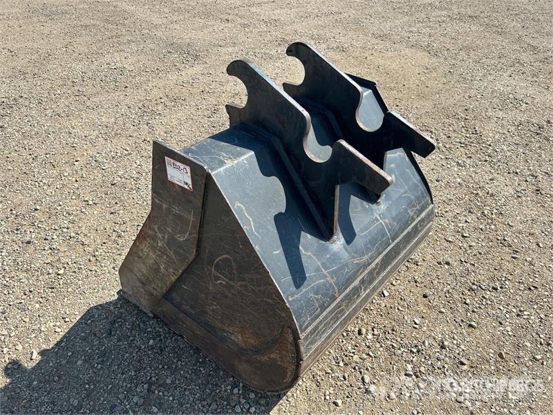  36 in Q/C Cleanup Excavator Bucket - Fits Hitachi  挖斗