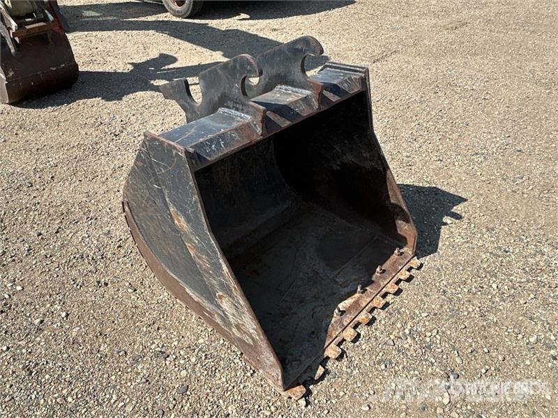  36 in Q/C Cleanup Excavator Bucket - Fits Hitachi  挖斗