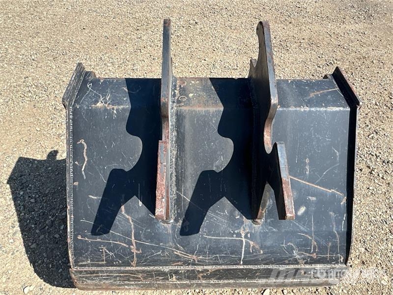  36 in Q/C Cleanup Excavator Bucket - Fits Hitachi  挖斗
