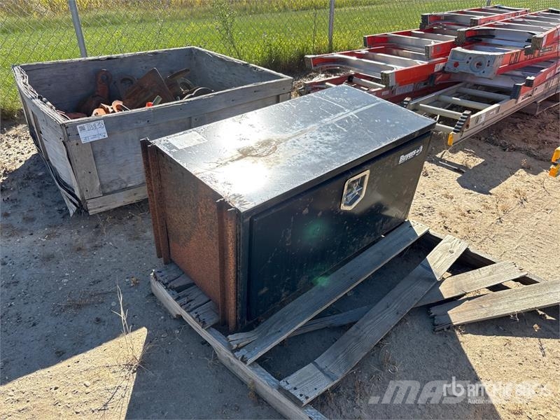 36 in x 18 in x 18 in Tool Box Utilaje construcții - Altele