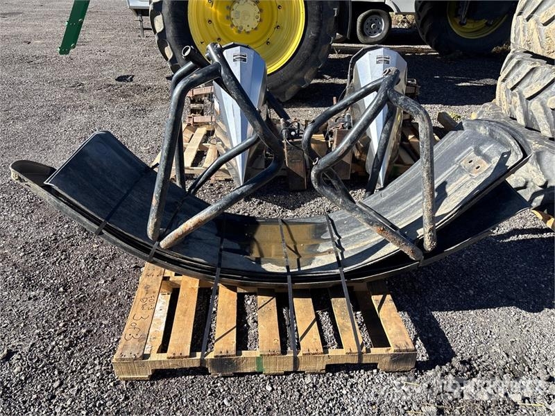  (4) Crop Dividers &  Fenders Fits John Deere R4045 ماكينات زراعية - غير ذلك