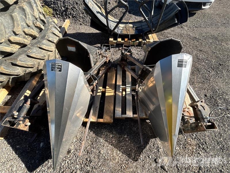  (4) Crop Dividers &  Fenders Fits John Deere R4045 ماكينات زراعية - غير ذلك