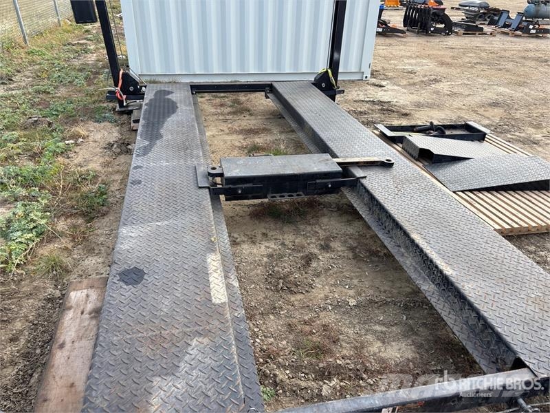  4 Post 1 ft x 8 ft Vehicle Lift Sonstige Baumaschinen