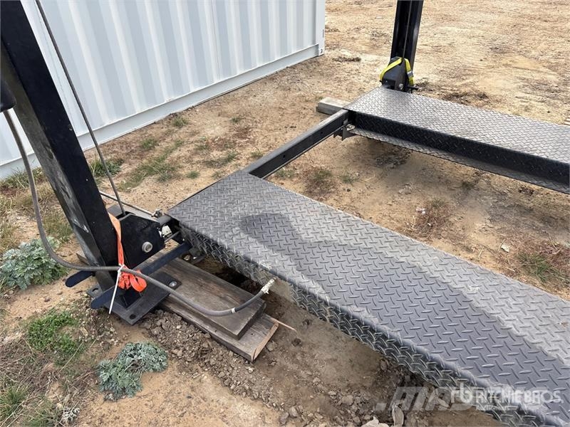  4 Post 1 ft x 8 ft Vehicle Lift Sonstige Baumaschinen