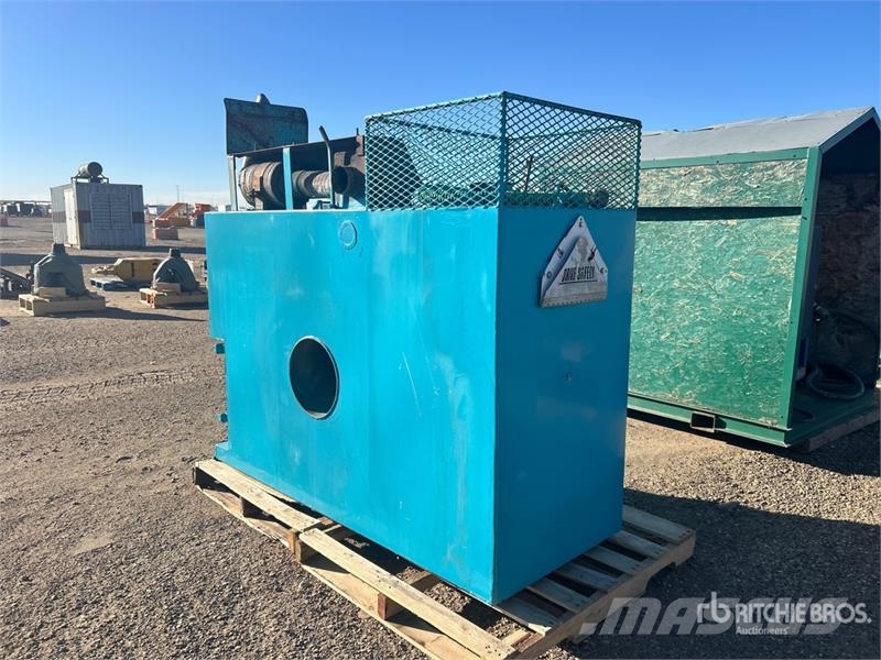  400 gal Steel Water Seismic LIS Exhaust Heated Tan صهاريج الوقود والصهاريج الإضافية