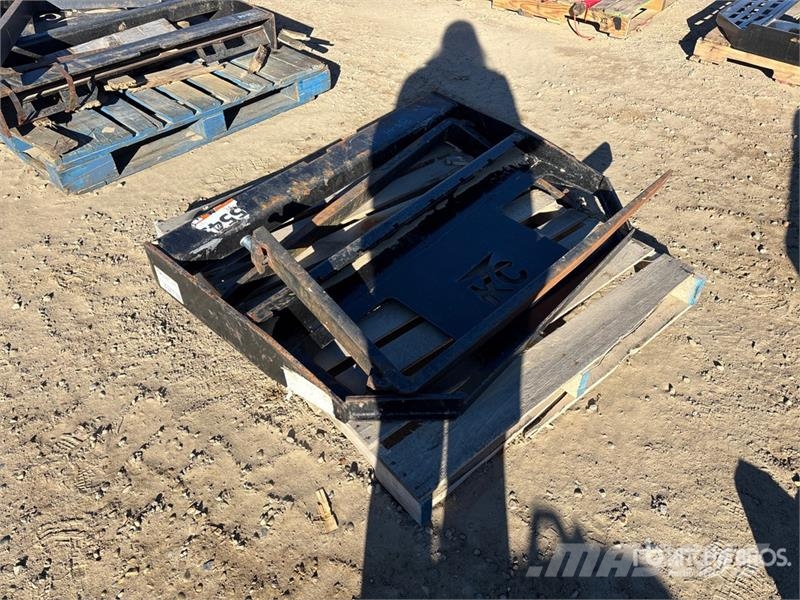 42 in Pallet Fork Attachment (Unused) Vilice