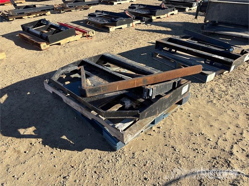42 in Pallet Fork Attachment (Unused) Вили