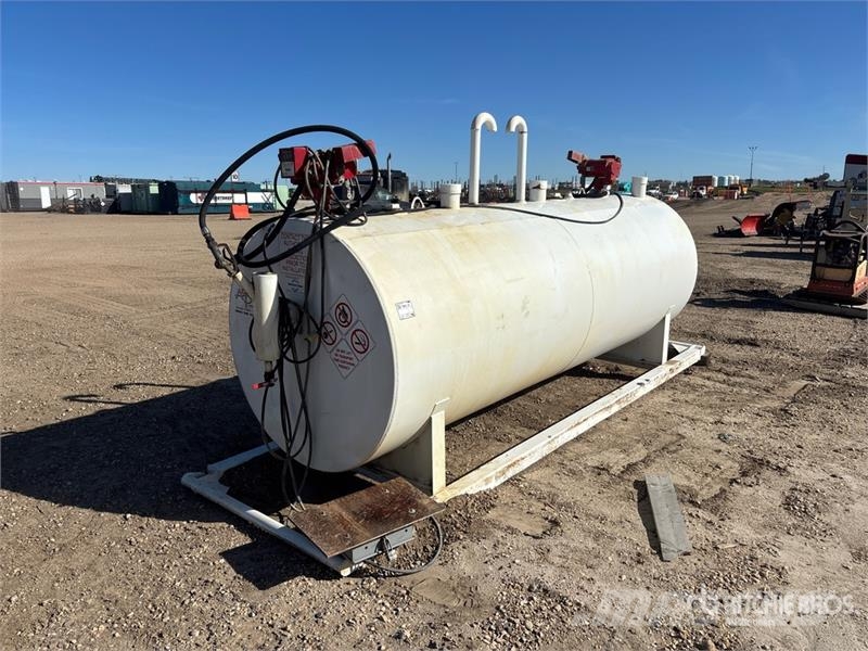 4328 L Skid Mounted Steel Diesel Fuel Tank Fuel and additive tanks