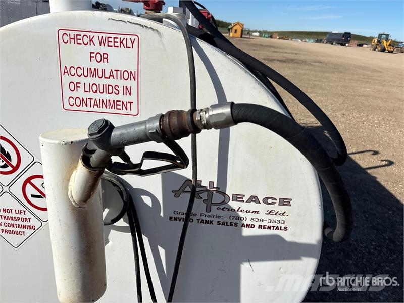 4328 L Skid Mounted Steel Diesel Fuel Tank Fuel and additive tanks