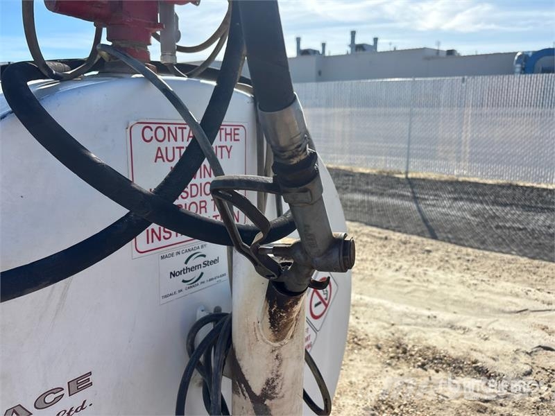 4328 L Skid Mounted Steel Diesel Fuel Tank Fuel and additive tanks