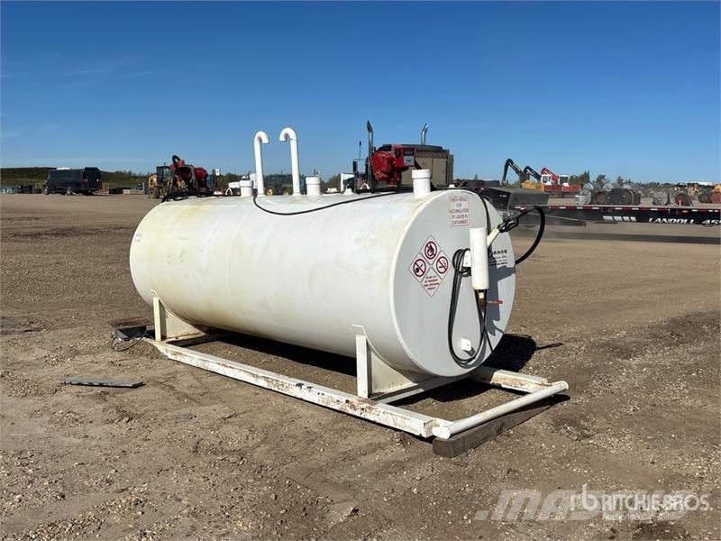 4328 L Skid Mounted Steel Diesel Fuel Tank Fuel and additive tanks