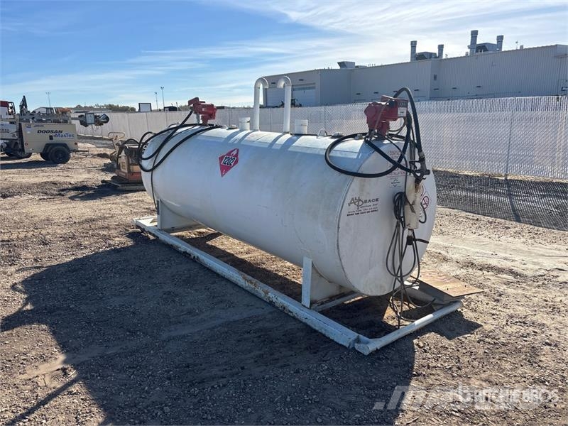 4328 L Skid Mounted Steel Diesel Fuel Tank Fuel and additive tanks