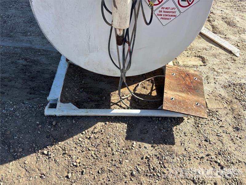 4328 L Skid Mounted Steel Diesel Fuel Tank Fuel and additive tanks