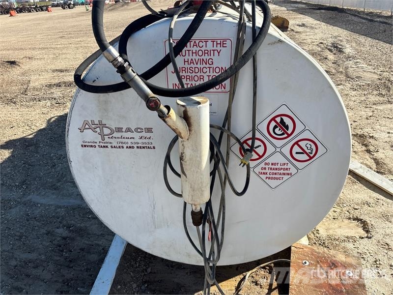 4328 L Skid Mounted Steel Diesel Fuel Tank Fuel and additive tanks