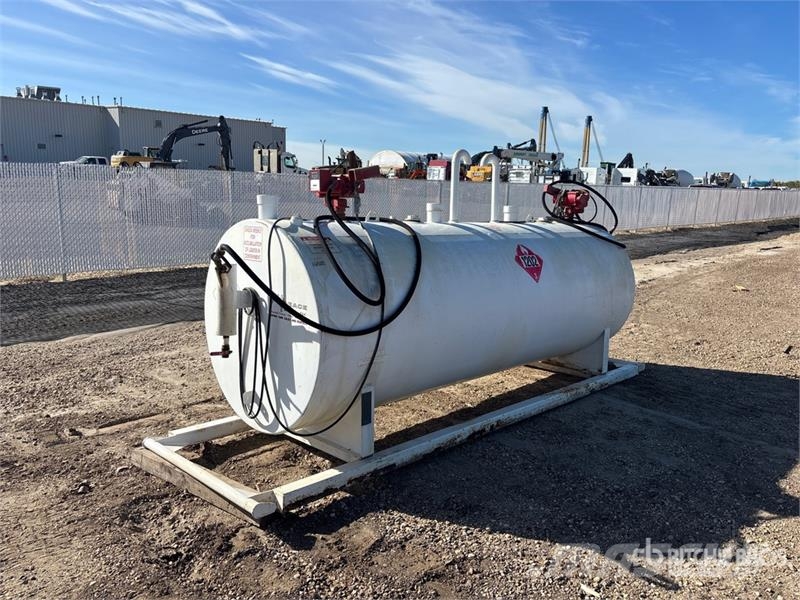 4328 L Skid Mounted Steel Diesel Fuel Tank Fuel and additive tanks