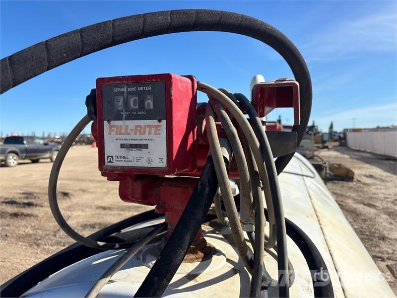 4328 L Skid Mounted Steel Diesel Fuel Tank Fuel and additive tanks