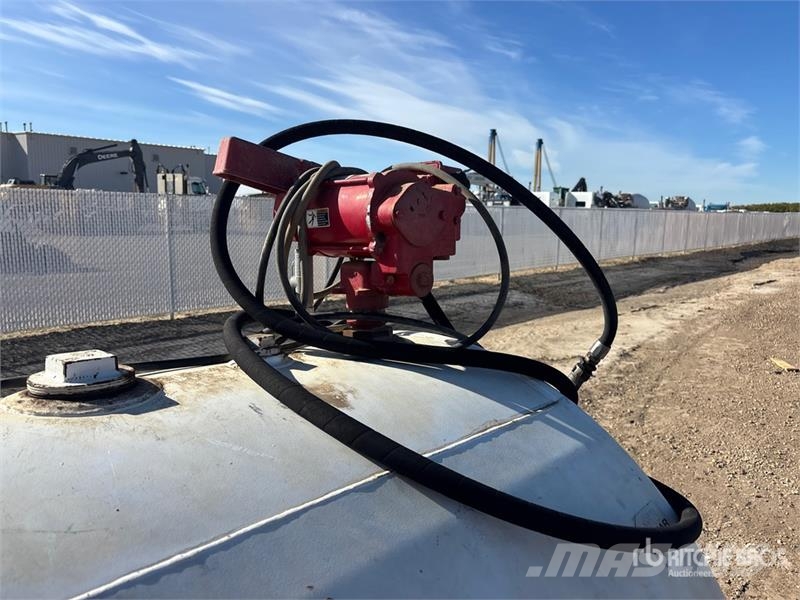 4328 L Skid Mounted Steel Diesel Fuel Tank Fuel and additive tanks