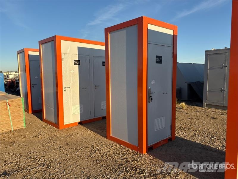 44 in x in Single Stall Portable Toilet (Unused) Andre komponenter