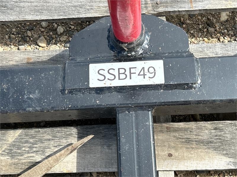 45 in Skid Steer Bale Spear Drugi deli