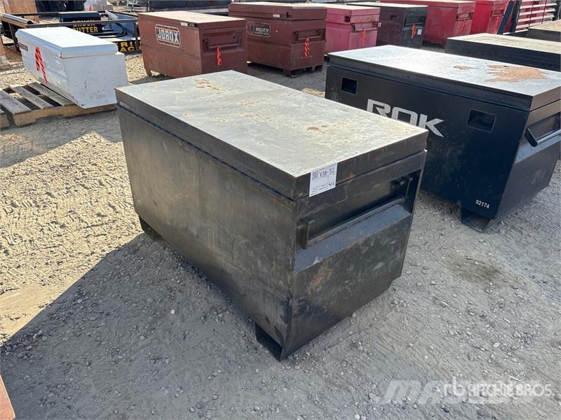  45 x 24 x 28 in Tool Box Muu