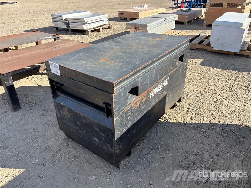  45 x 24 x 28 in Tool Box Muu