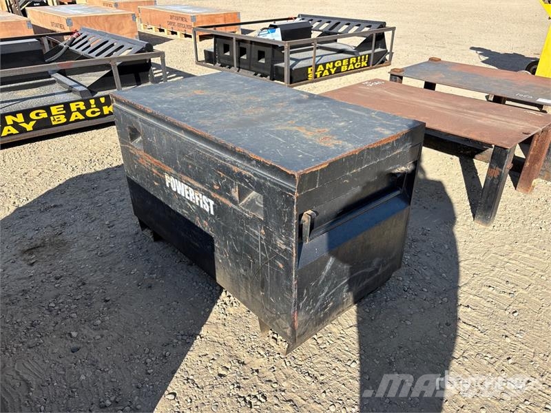  45 x 24 x 28 in Tool Box Muu